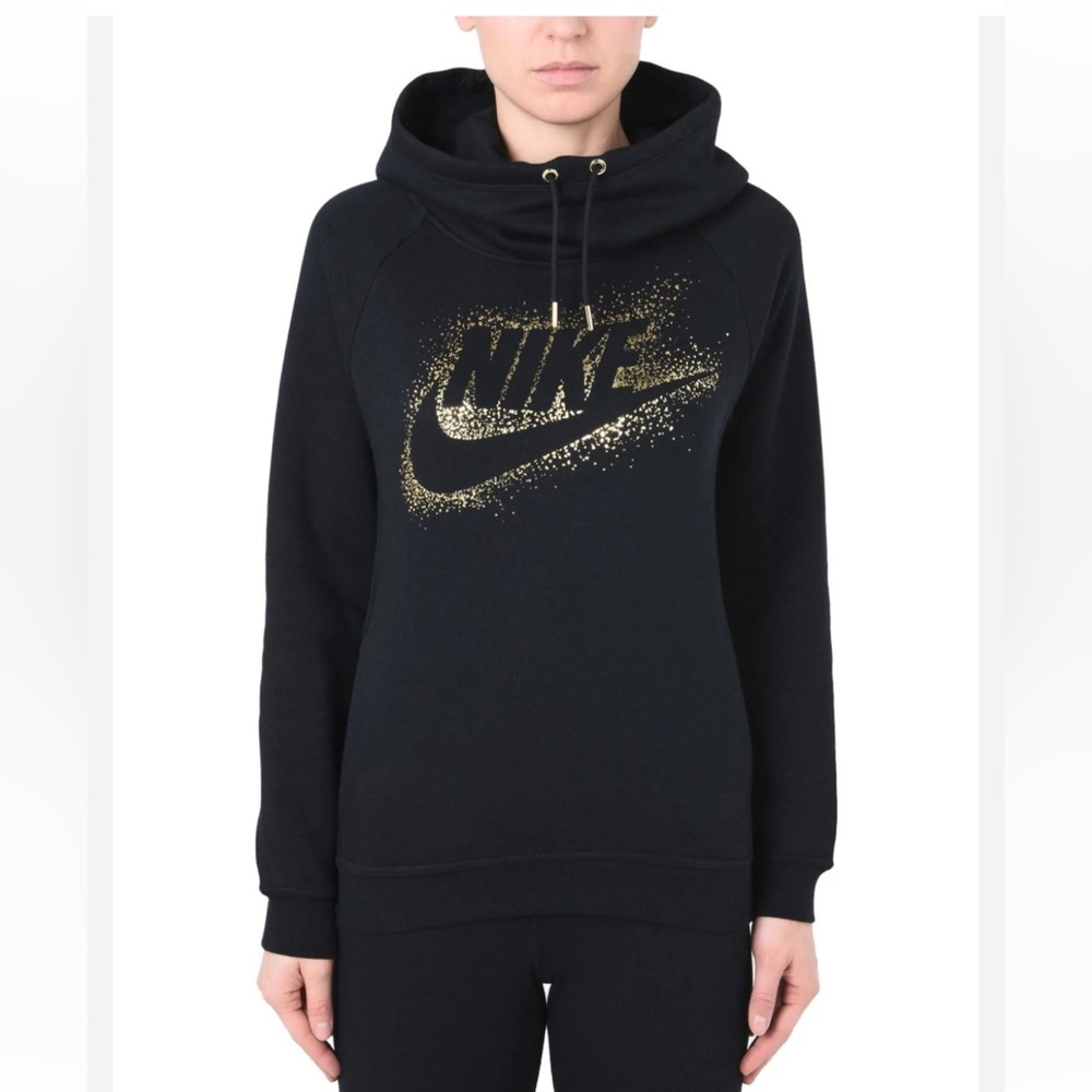 Nike funnel pullover